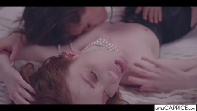 Красивые лесбиянки лижут сладкие письки друг дружки до оргазма