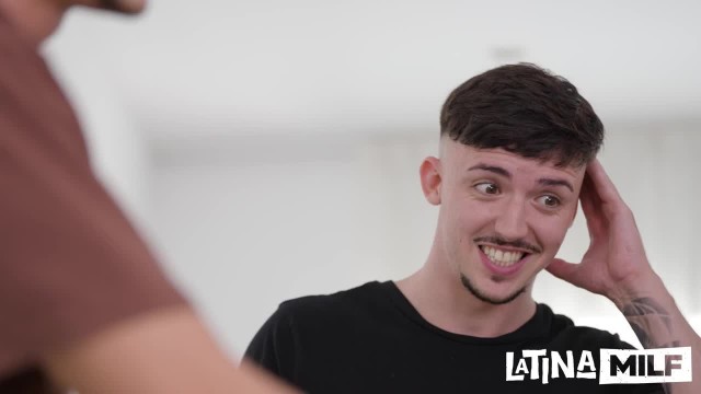 Именно мачеха идеально справится с двумя молодыми хуями